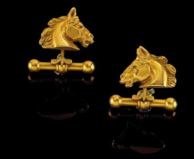 A pair of cufflinks in the shape of horse heads - Klenoty