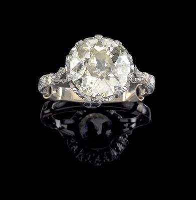 An old-cut diamond solitaire c. 3.70 ct - Jewellery