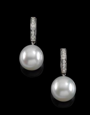 A pair of brilliant and cultured pearl ear pendants - Klenoty