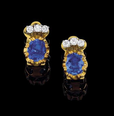 A pair of brilliant ear clips with untreated sapphires - Gioielli