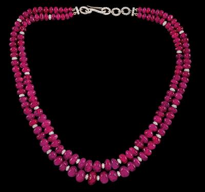 A necklace with untreated Burma rubies - Jewellery
