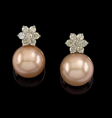 A pair of brilliant and cultured pearl ear studs - Gioielli