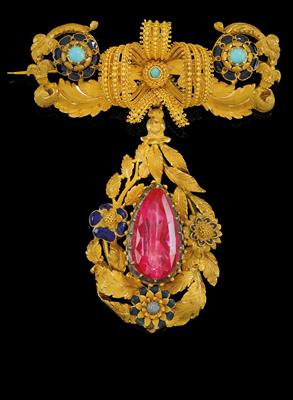 A brooch with pendant element - Jewellery