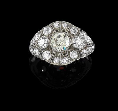 A diamond ring, total weight ca.2,50 ct - Jewellery