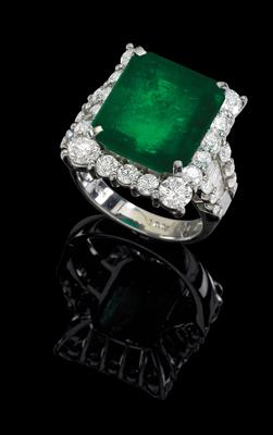 An emerald ring 10,04 ct - Jewellery