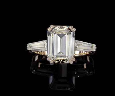 A diamond ring, total weight c. 5.15 ct - Gioielli