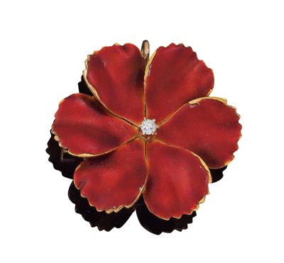 An enamel brooch in the shape of a blossom - Gioielli