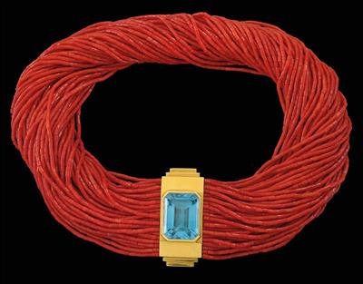 A coral necklace with topaz clasp - Gioielli