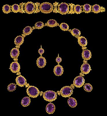 An amethyst jewellery set - Gioielli