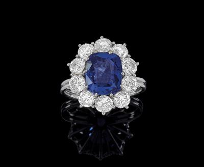 A brilliant ring with untreated sapphire c. 3.60 ct - Jewellery