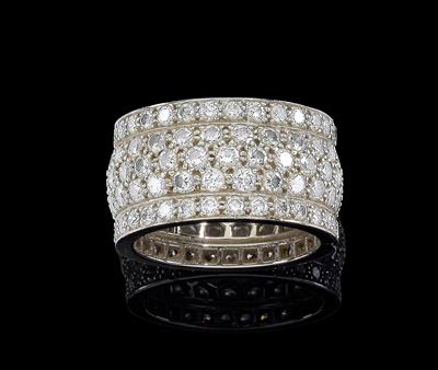 A Cartier brilliant ring total weight c. 5 ct - Jewellery