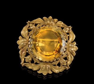 A citrine brooch - Jewellery