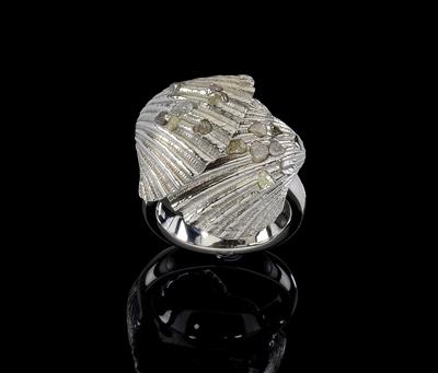 A ring with raw diamonds - Gioielli