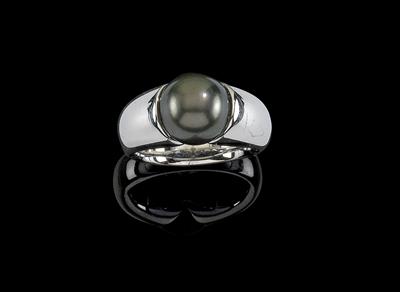 A South Sea cultured pearl ring (Tahiti) - Jewellery