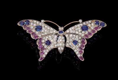 A diamond and gemstone butterfly brooch - Klenoty