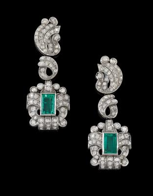 A pair of diamond and emerald pendant ear studs - Klenoty