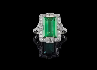 A diamond and tourmaline ring - Klenoty