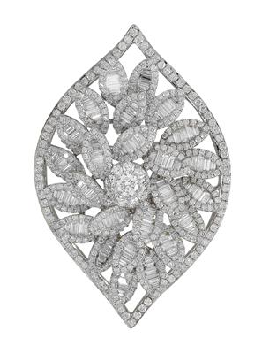 A diamond pendant, total weight c. 3.45 ct - Jewellery