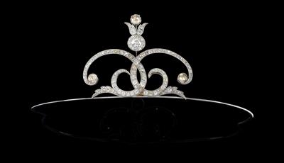 A diamond diadem, total weight c. 5.50 ct - Klenoty