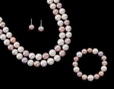 A cultured pearl jewellery set - Klenoty