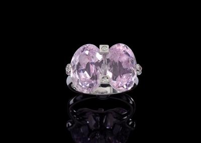 A kunzite ring c. 14.30 ct - Jewellery