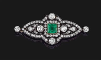 An old-cut diamond and emerald brooch - Jewellery