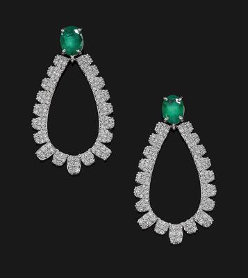 A pair of brilliant and emerald pendant ear studs - Gioielli