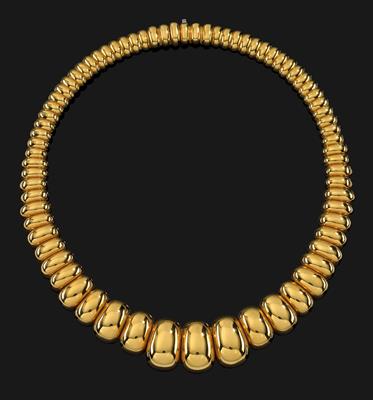 A necklace - Gioielli