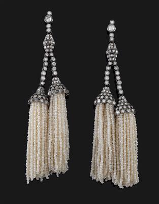 A pair of diamond and seed pearl ear stud pendants - Gioielli