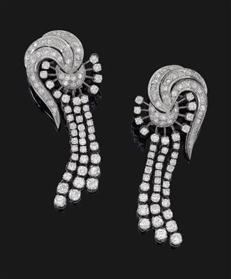 A pair of diamond ear clip pendants total weight c. 6 ct - Klenoty