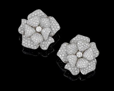 A pair of brilliant flower earclips total weight c. 16 ct - Jewellery