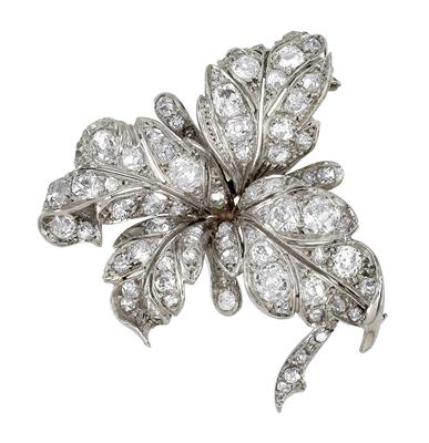 An old-cut diamond brooch by Buccellati, total weight c. 2.60 ct, from an old European aristocratic collection - Jewellery