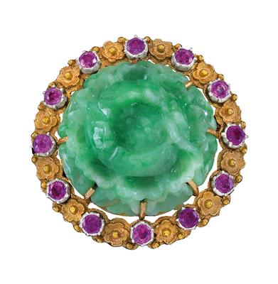 A jadeite brooch by Buccellati, from an old European aristocratic collection - Jewellery