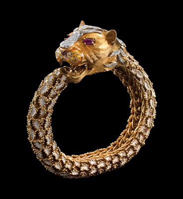 A diamond and ruby lion bracelet - Jewellery