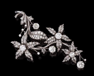 A ‘trembleuse’ diamond brooch total weight c. 9 ct - Klenoty