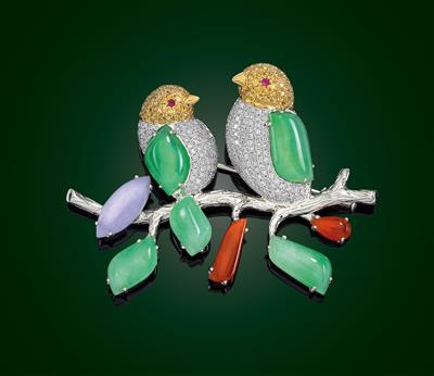 A brilliant and jade ‘birds’ pendant - Klenoty