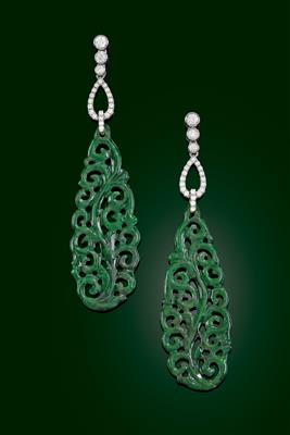 A pair of brilliant and jade pendant ear studs - Klenoty