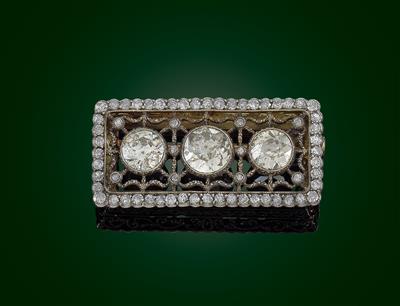 A diamond brooch total weight c. 3.20 ct from an old European aristocratic collection - Jewellery