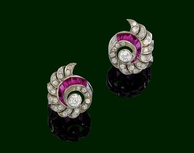 A pair of diamond ear clips, total weight c. 1.50 ct - Klenoty