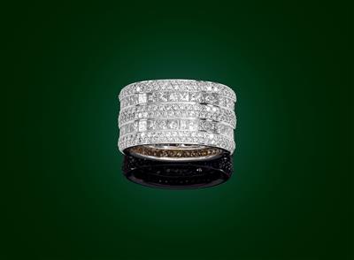 A diamond ring total weight c. 6.40 ct - Jewellery