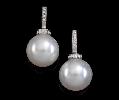 A pair of brilliant and cultured pearl ear pendants - Jewellery