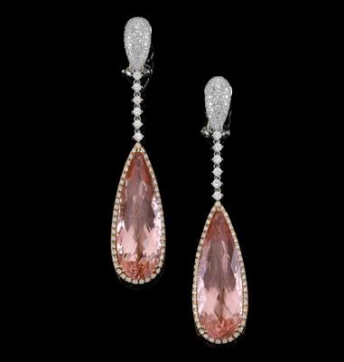 A pair of brilliant and morganite pendant ear clips - Jewellery