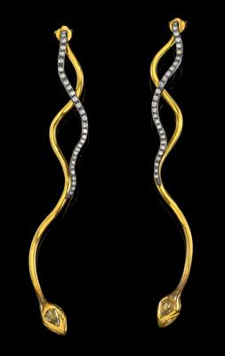 A pair of brilliant ear stud pendants in the shape of snakes, total weight c. 2 ct - Gioielli