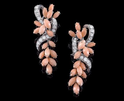 A pair of coral and brilliant ear pendants - Gioielli