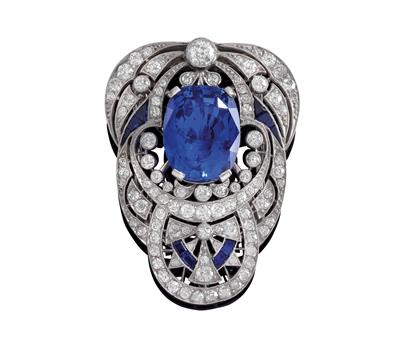 An old-cut diamond clip with untreated sapphire c. 15.80 ct - Jewellery