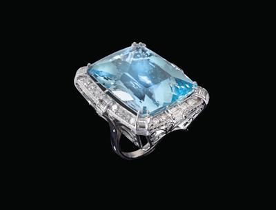 An aquamarine ring, c. 55 ct - Jewellery