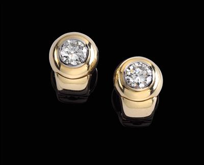 A pair of brilliant ear clips total weight c. 2.70 ct - Gioielli