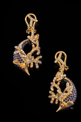 A pair of brilliant and sapphire ear pendants in the shape of fish - Gioielli