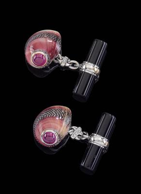 A pair of cufflinks by Villa in the shape of “Red Nerita comunis” - Gioielli