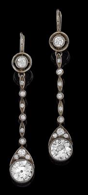 A pair of diamond earrings, total weight c. 2.40 ct - Gioielli